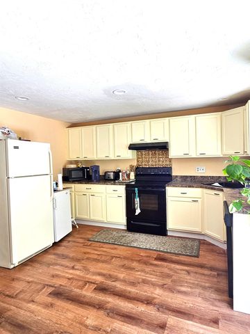 69 Birch Glen Dr Unit 7, Bennington, NH 03442