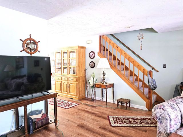 69 Birch Glen Dr Unit 7, Bennington, NH 03442