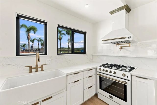 11100 Greenlawn, Los Angeles, CA 90230