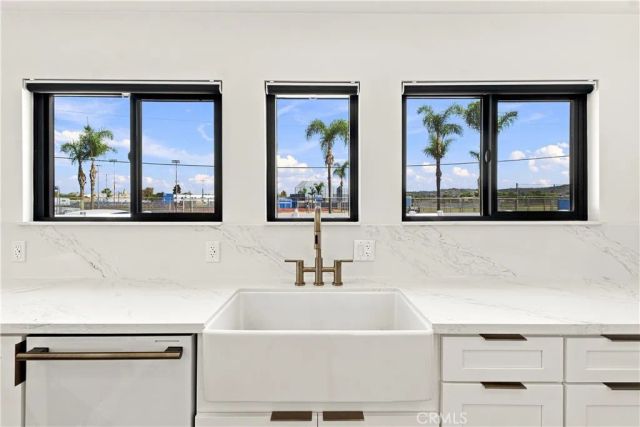11100 Greenlawn, Los Angeles, CA 90230