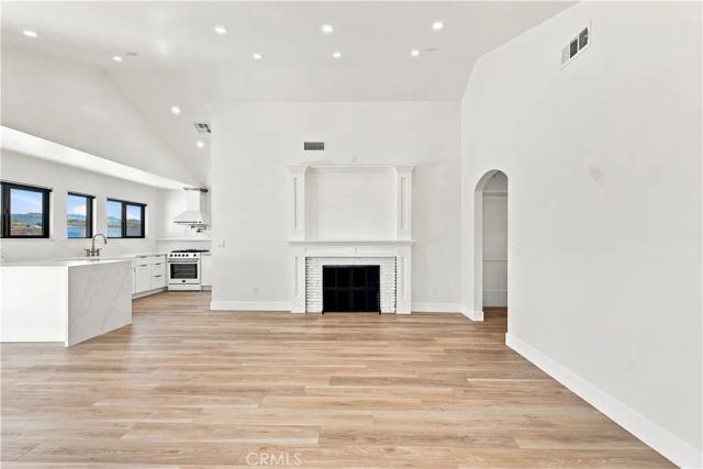 11100 Greenlawn, Los Angeles, CA 90230