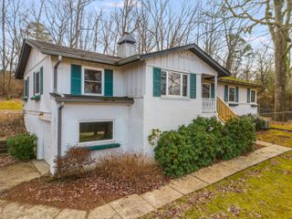 506 Ohio Avenue, Signal Mountain, TN 37377