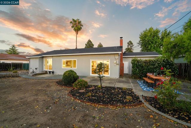 1842 Woodsdale Ct, Concord, CA 94521