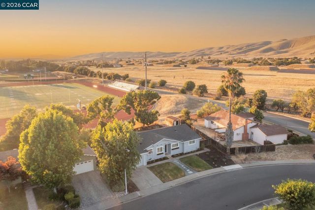 1842 Woodsdale Ct, Concord, CA 94521