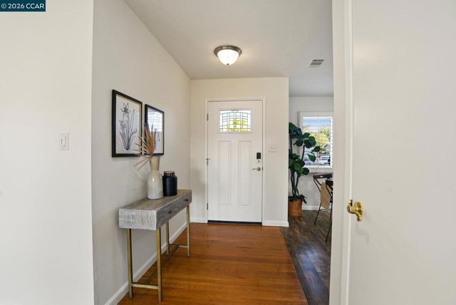 1842 Woodsdale Ct, Concord, CA 94521