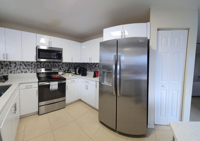 17163 NW 23rd Street 17163, Pembroke Pines, FL 33028
