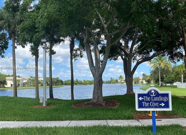 17163 NW 23rd Street 17163, Pembroke Pines, FL 33028
