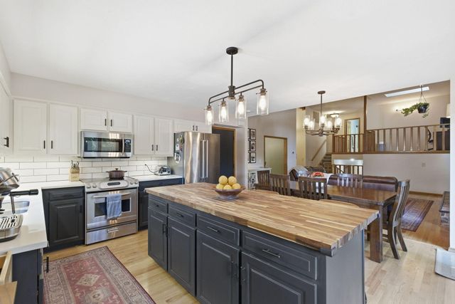 3407 S Valley View Avenue, Springfield, MO 65804