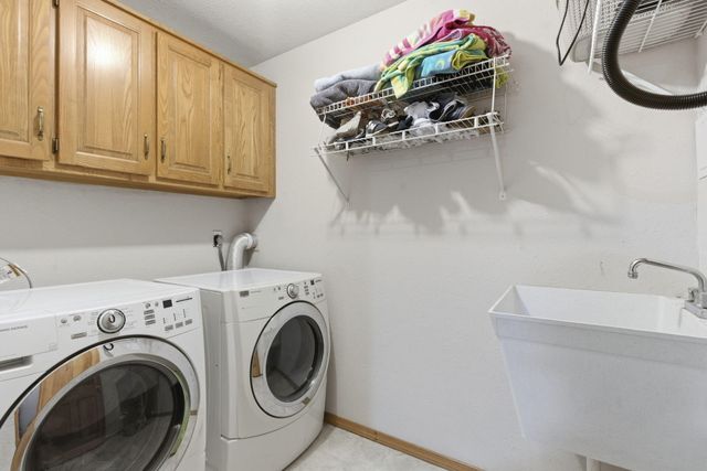 3407 S Valley View Avenue, Springfield, MO 65804