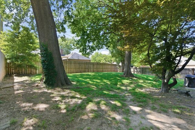 3407 S Valley View Avenue, Springfield, MO 65804