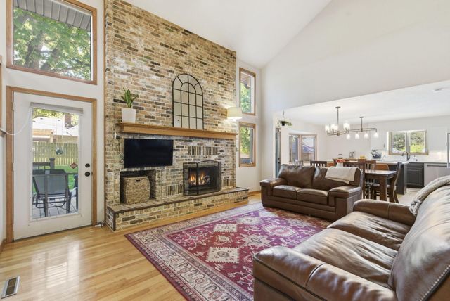 3407 S Valley View Avenue, Springfield, MO 65804