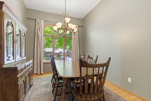 3407 S Valley View Avenue, Springfield, MO 65804