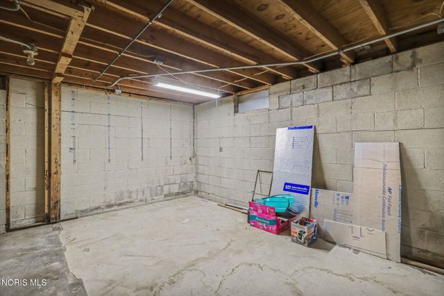 28899 Hille Drive, Millbury, OH 43447