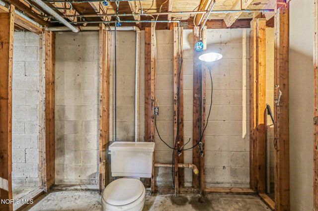 28899 Hille Drive, Millbury, OH 43447