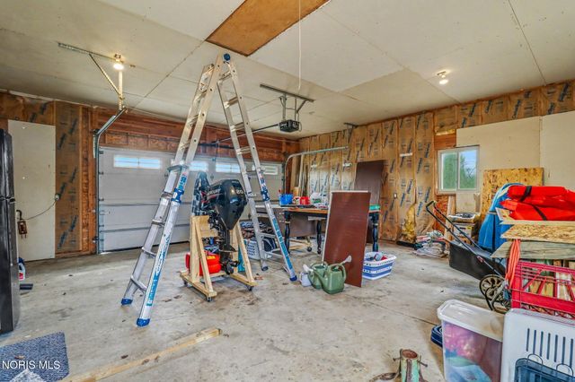 28899 Hille Drive, Millbury, OH 43447