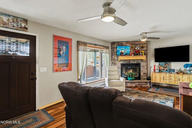 28899 Hille Drive, Millbury, OH 43447