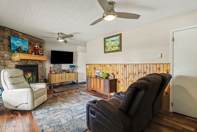 28899 Hille Drive, Millbury, OH 43447