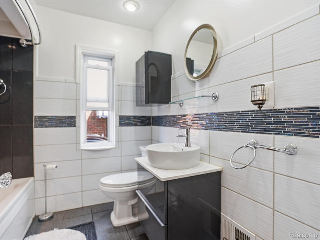 8160 E Lantz Street, Detroit, MI 48234