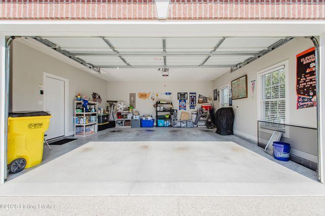 6506 Villa Spring Dr, Louisville, KY 40291