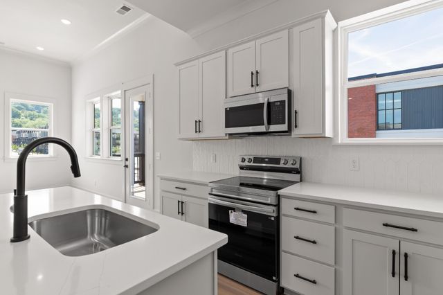 1776 S Watkins Street, Chattanooga, TN 37404