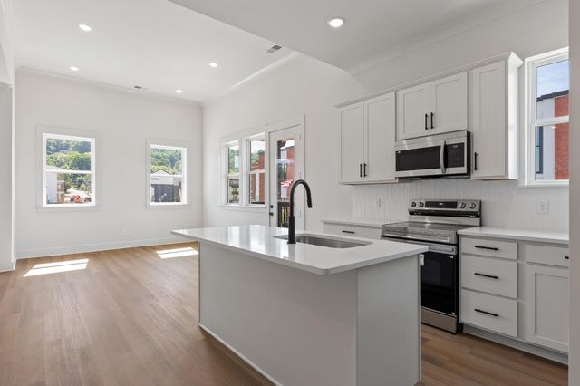 1776 S Watkins Street, Chattanooga, TN 37404