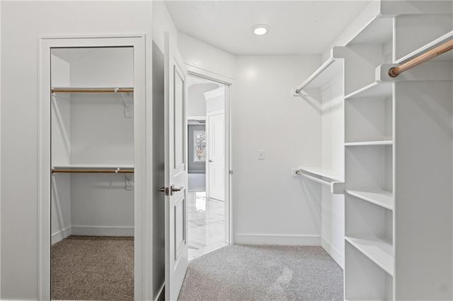 8841 N KENTUCKY Avenue, Kansas City, MO 64157