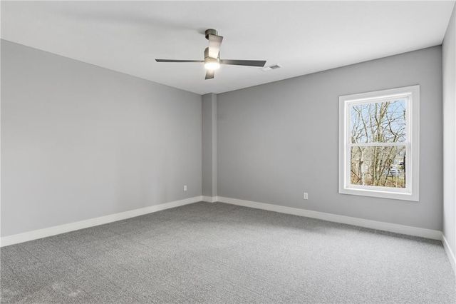 8841 N KENTUCKY Avenue, Kansas City, MO 64157