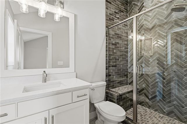 8841 N KENTUCKY Avenue, Kansas City, MO 64157