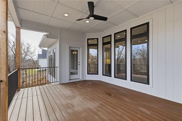 8841 N KENTUCKY Avenue, Kansas City, MO 64157