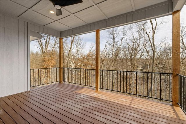 8841 N KENTUCKY Avenue, Kansas City, MO 64157