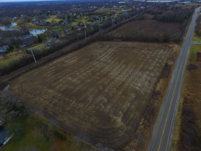 O Midlothian Road, Hawthorn Woods, IL 60047