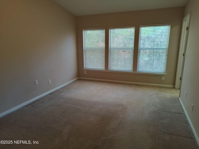 3253 CLIMBING IVY Trail, Jacksonville, FL 32216