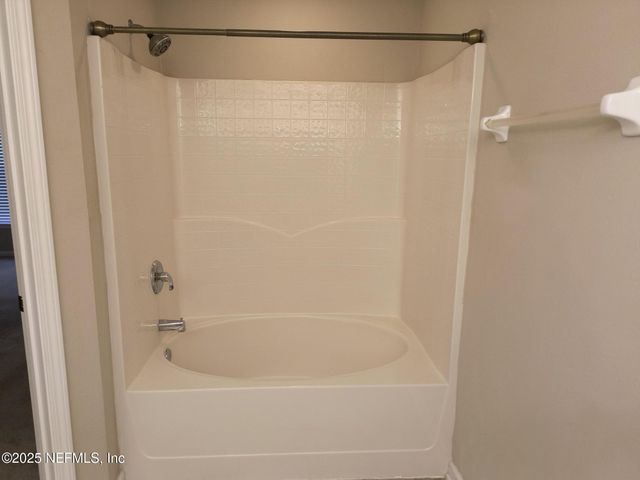 3253 CLIMBING IVY Trail, Jacksonville, FL 32216