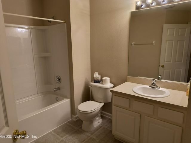 3253 CLIMBING IVY Trail, Jacksonville, FL 32216