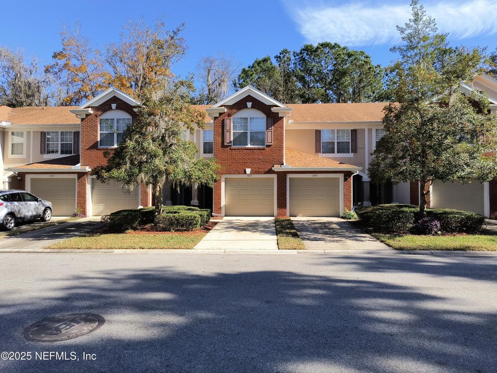 3253 CLIMBING IVY Trail, Jacksonville, FL 32216