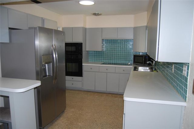 2851 67TH STREET N, St Petersburg, FL 33710