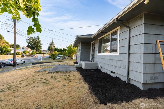 6835 Yakima Avenue, Tacoma, WA 98408