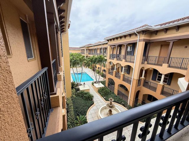 20 Orange Avenue 9, Fort Pierce, FL 34950