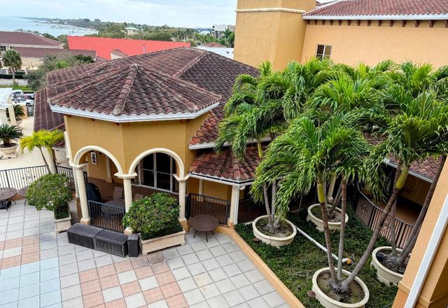 20 Orange Avenue 9, Fort Pierce, FL 34950