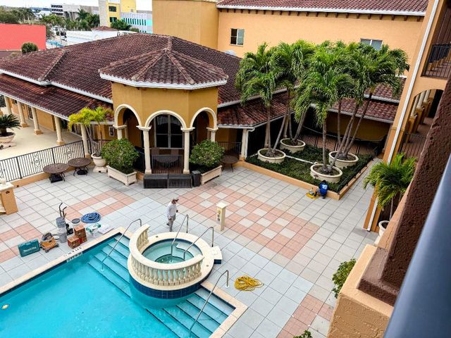 20 Orange Avenue 9, Fort Pierce, FL 34950