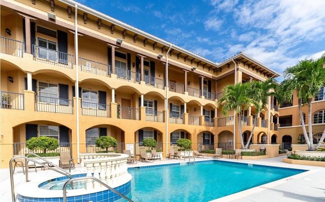 20 Orange Avenue 9, Fort Pierce, FL 34950