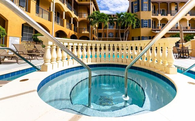 20 Orange Avenue 9, Fort Pierce, FL 34950