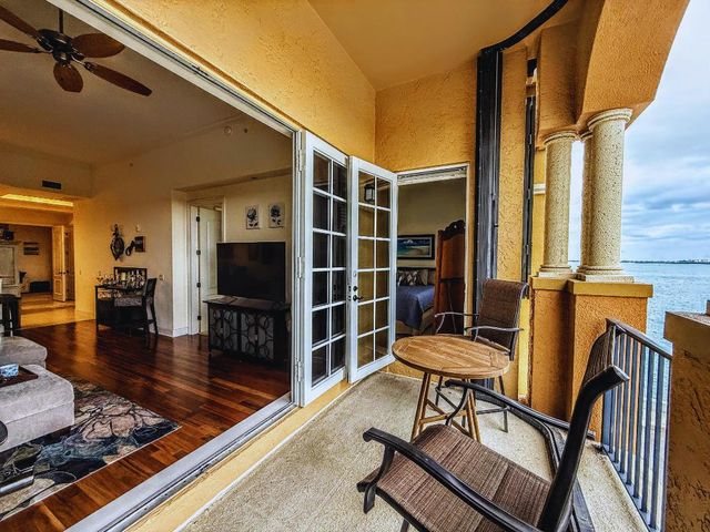 20 Orange Avenue 9, Fort Pierce, FL 34950