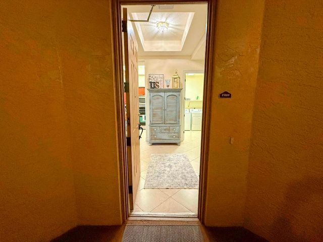 20 Orange Avenue 9, Fort Pierce, FL 34950