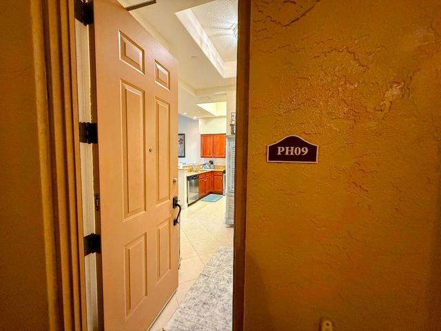 20 Orange Avenue 9, Fort Pierce, FL 34950