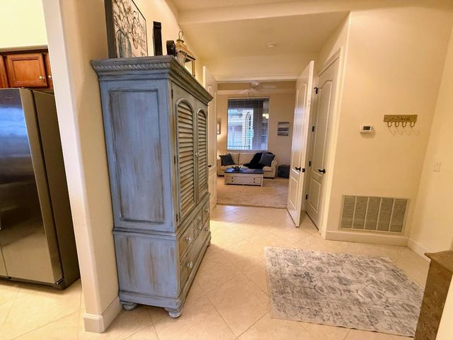 20 Orange Avenue 9, Fort Pierce, FL 34950