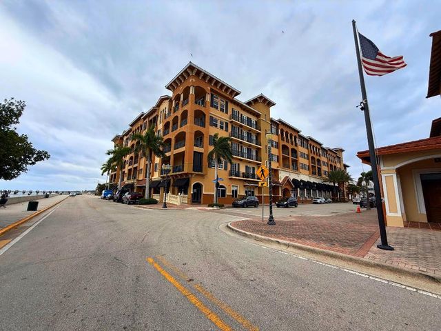 20 Orange Avenue 9, Fort Pierce, FL 34950