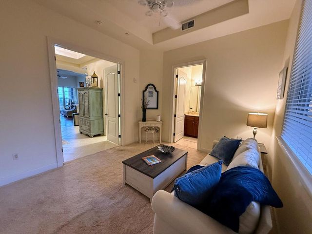 20 Orange Avenue 9, Fort Pierce, FL 34950