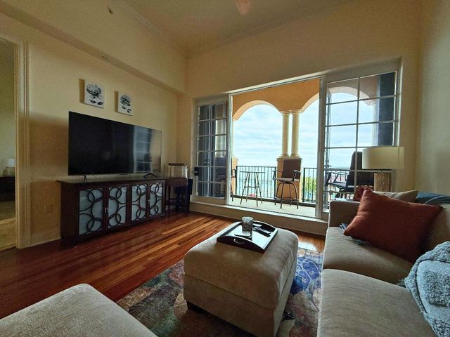 20 Orange Avenue 9, Fort Pierce, FL 34950