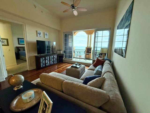 20 Orange Avenue 9, Fort Pierce, FL 34950